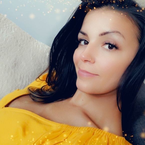 Meet your Posher, Cindy - Picture 1 of 1